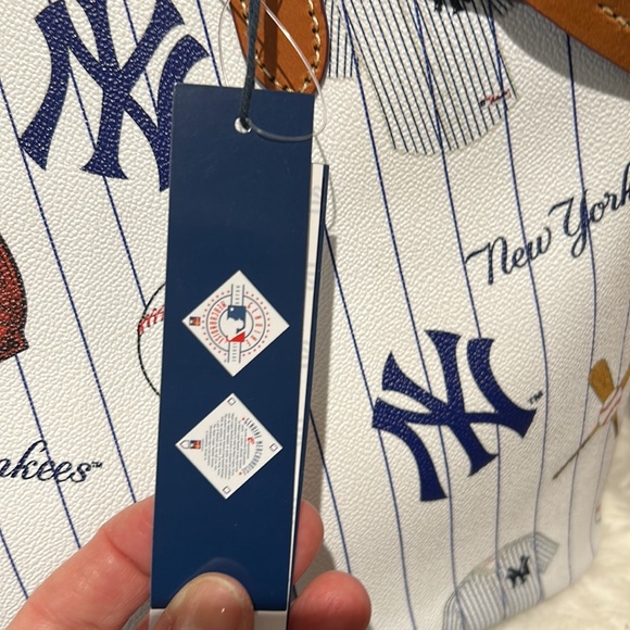 NWT Authentic Yankees Tammy Tote - Picture 6 of 13